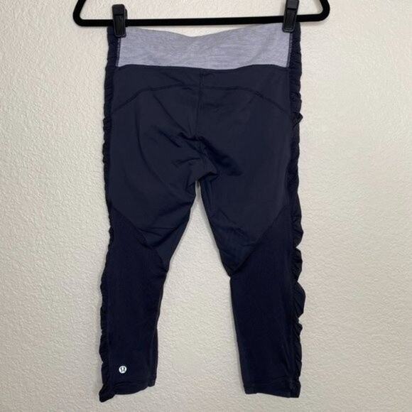 Lululemon athletica Deep Coal Run: In the Sun Crop 19" Size 6 - Picture 8 of 9